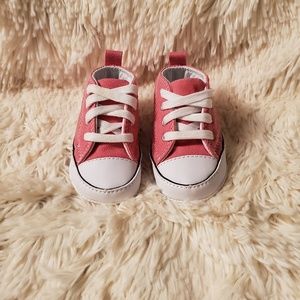 Baby girl pink converse